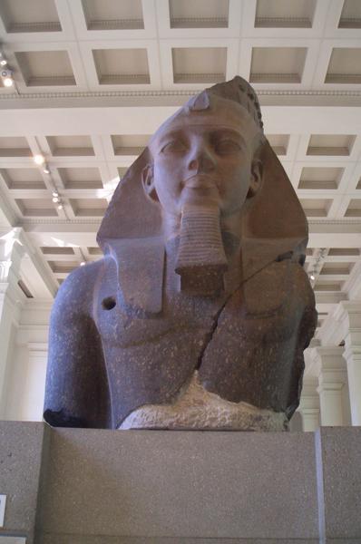 egyptian statue