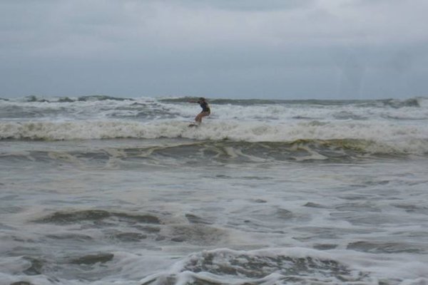 Katrina surfing