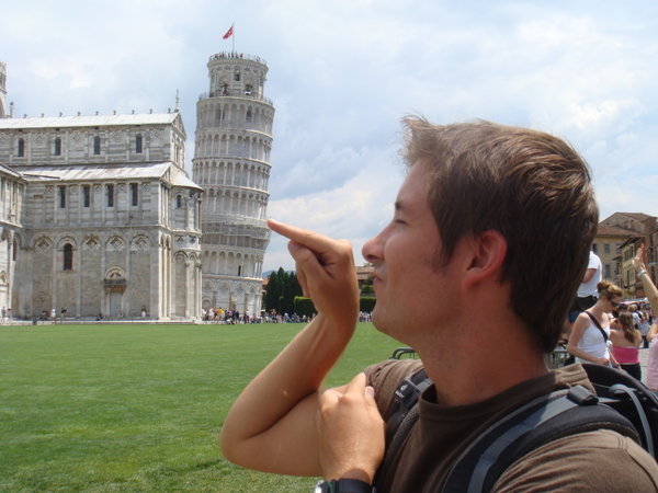 Pisa - Leaning tower with required pose
