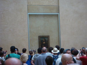 Crowd around the Mona Lisa