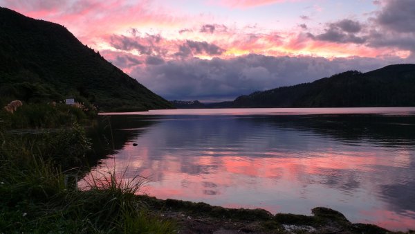 Sunset at the green lake
