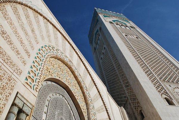 Hassan 2 moskee tower and gate