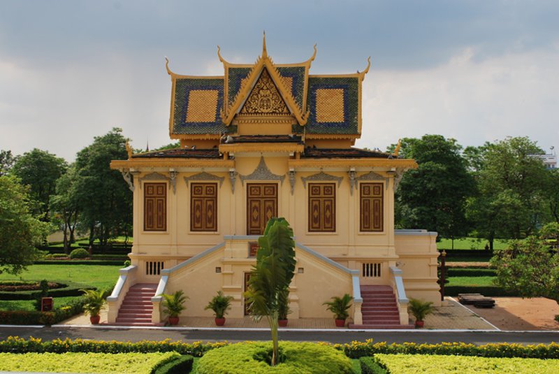 royal palace and silver pagoda