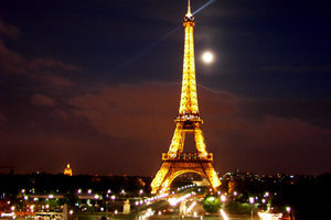 Moon light Eiffel Tower | Photo