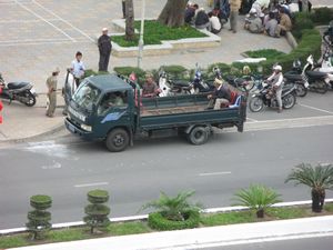 Politi henter tyv og stjålne mopeder!!