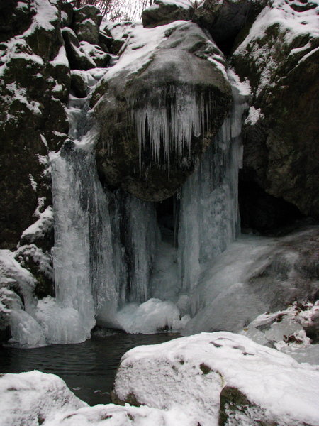 Frozen Creek, Chiaksan National Park