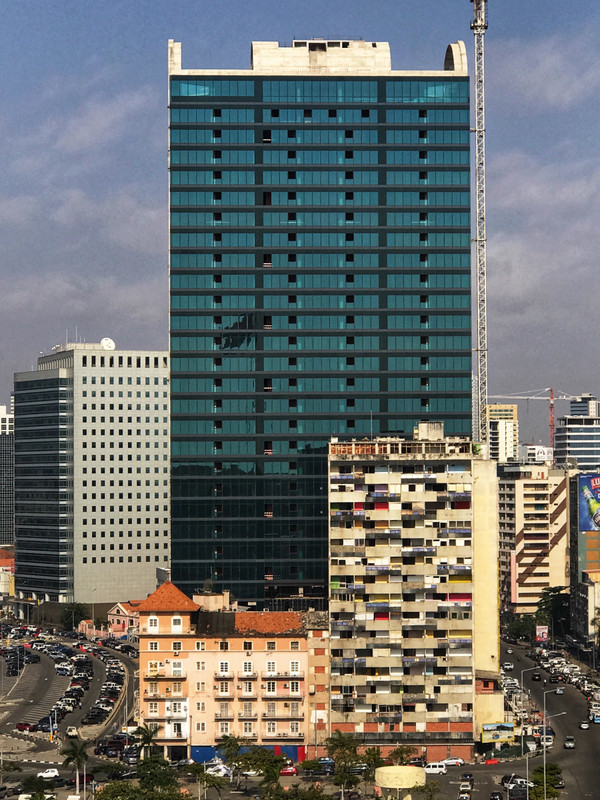 Rich vs poor buildings in Luanda