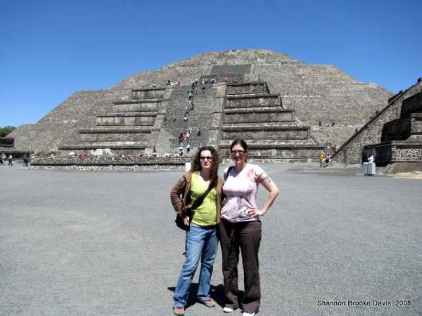 The two of us in front of the Pyramid of the Moon