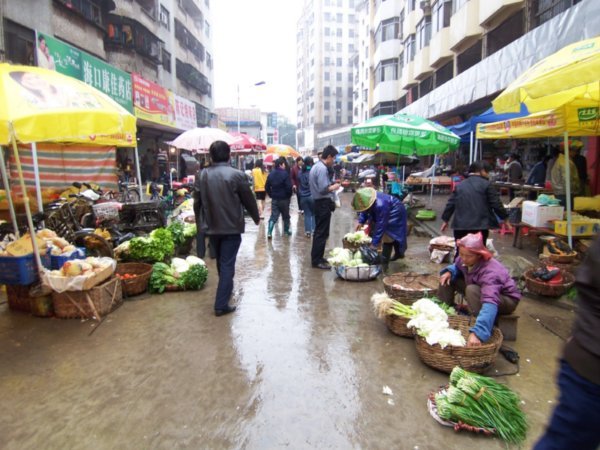 Street-markets are everywhere in Haikou.