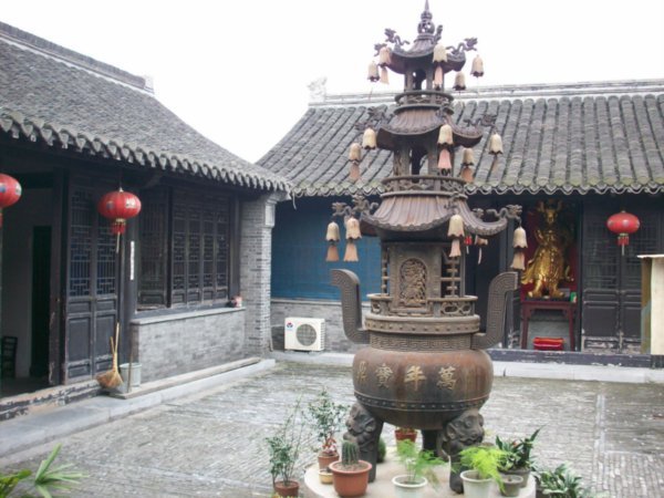The 4th Series of Photos introduce the smallest of Buddhist Temples in the center of Taizhou.