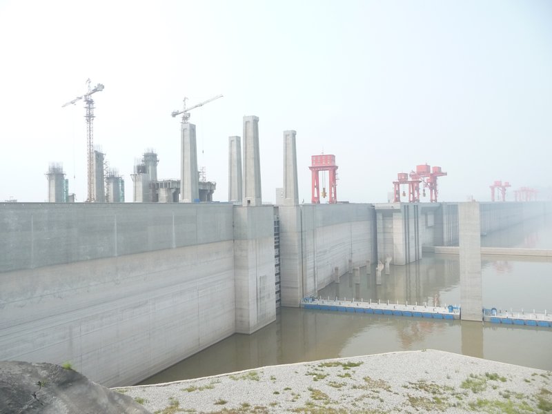 The Three Gorges Dam has a comprehensive function of flood control, improving navigation, power generation and irrigation.