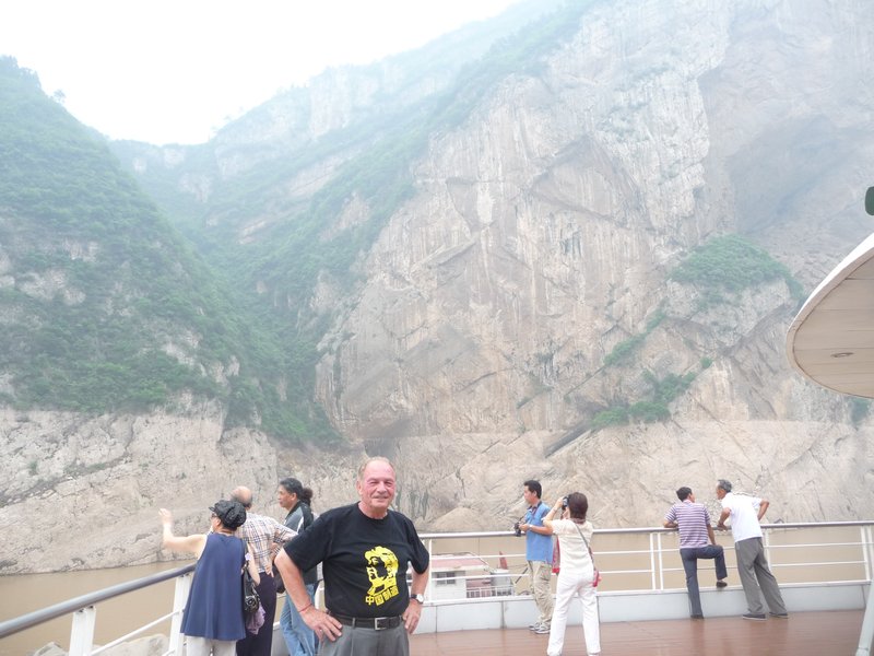 Departing from our main journey along the Yangtze River:  In the groups of next photos I will show you the side-excursions, arranged by the cruise company.