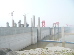 The Three Gorges Dam has a comprehensive function of flood control, improving navigation, power generation and irrigation.