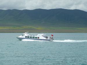 Boat-rides are a great way to appreciate Qinghai Lake and its shores.
