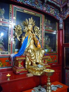 Statuary in the main chapel of the Abbot 