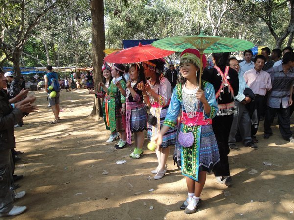 Hmong new year - seduction game