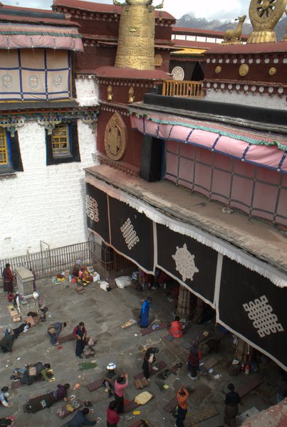 Tibetan Pilgrims worship at Jokhang Temple