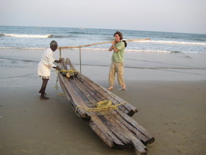 Helping a fisherman in Mammalapuram