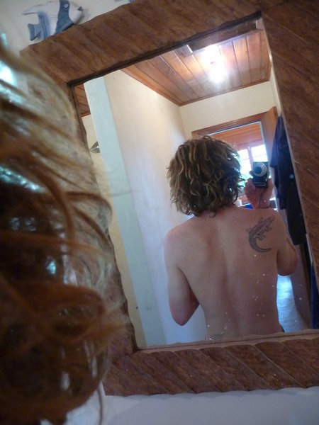 from behind....the hairs are growing