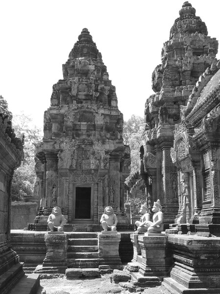 main temple in Banteay Srey