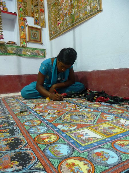 Raghujahpur handicraft at work
