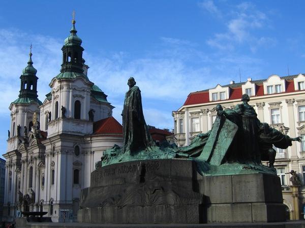 Monument to Jan Huus, on Staromestske nam, (Prague)