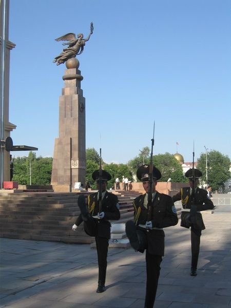 The changing of the guard on Ala-Too Square (Bishkek)