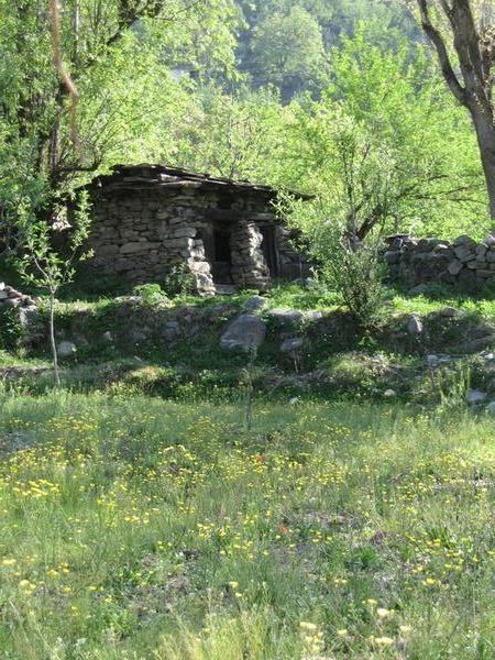Tiny stone cottage, Sangla