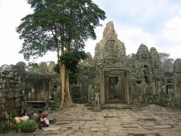 Small shrine in front of the Bayon
