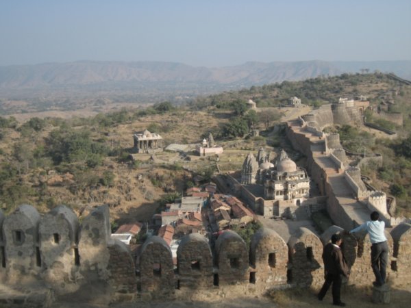 Vista de la muralla, desde el Fuerte de Kumbhalgarh