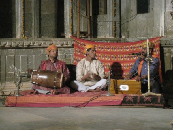 Músicos del espectáculo del Bagore ki Haveli