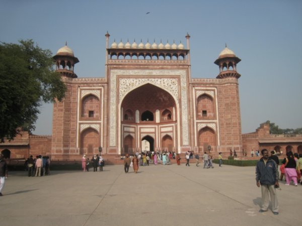 Portón de entrada al Taj Mahal (Darwaza)