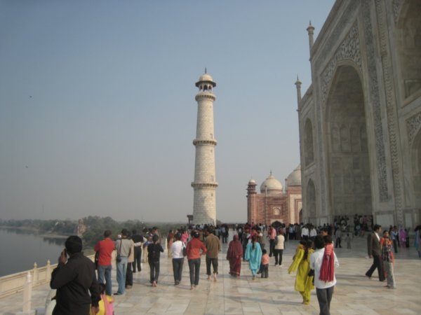 Parte trasera del Taj a orillas del rio Yamuna