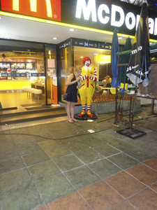 Sawadee-kaa Ronald McDonald!!
