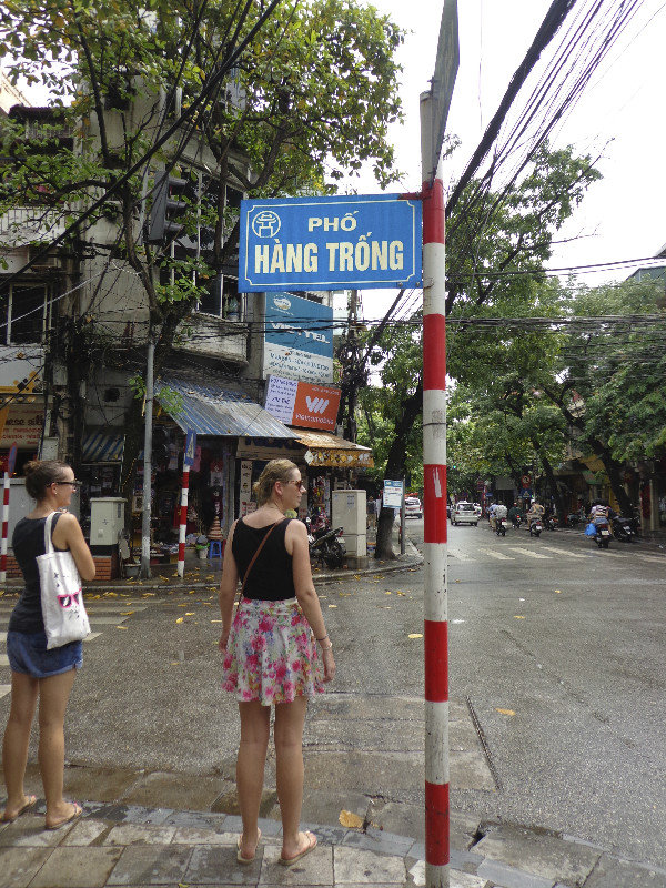 Excellent sign posting in Hanoi