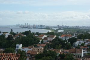 Widok ze wzdgorza w Olindzie, w oddali Recife