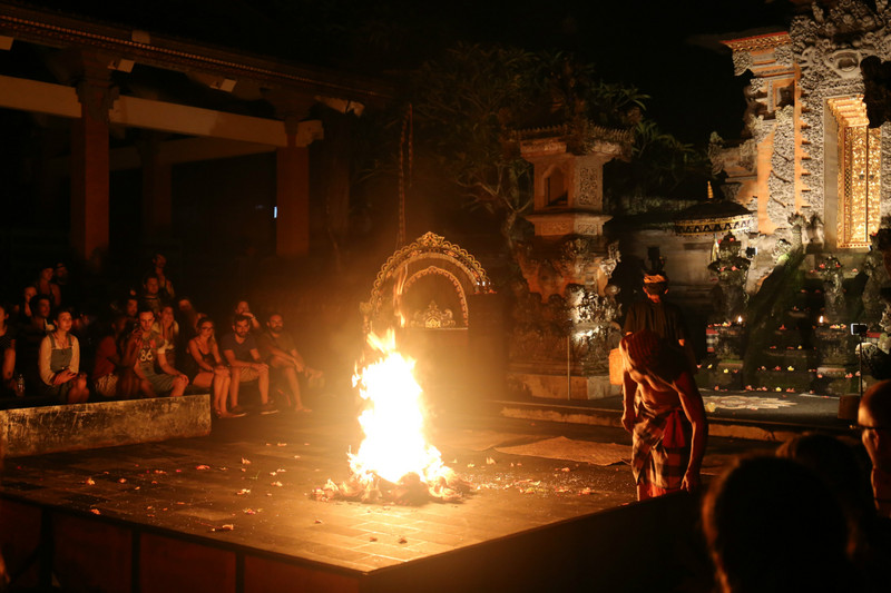 Kecak fire and trance dance @ Pura Dalem Taman Kaja - Ubud