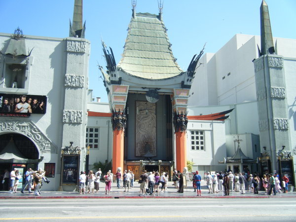 The chinese theatre - Hollywood Boulevard