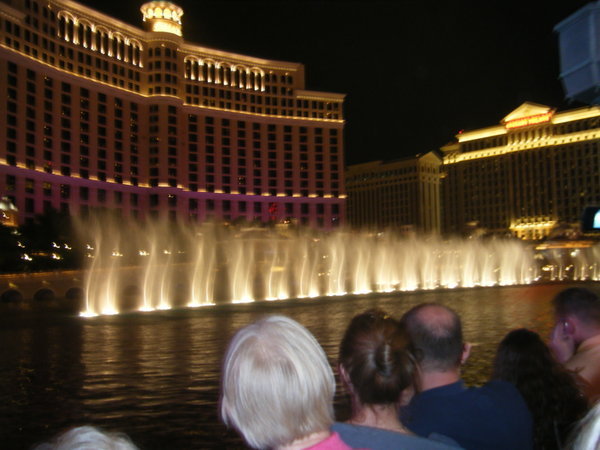 fountains outside the bellagio