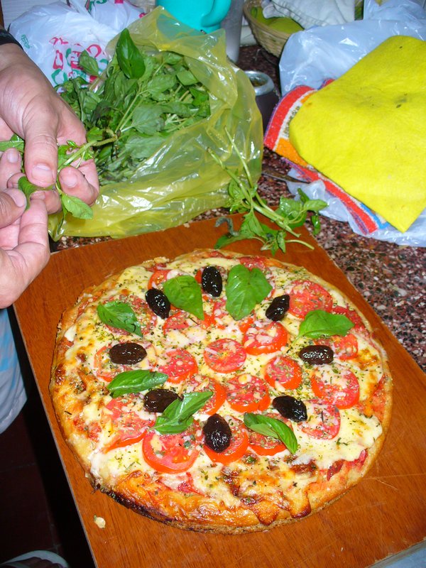 Mendoza - Délicieuse pizza fait maison!