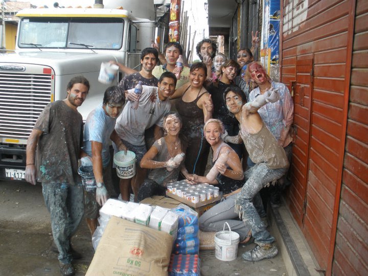 Ils sont prêts (tout comme je l'étais) à affronter les nombreuses attaques de peinture et d'eau de la rue!