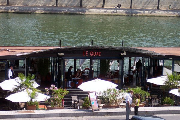 Cafe on the Seine