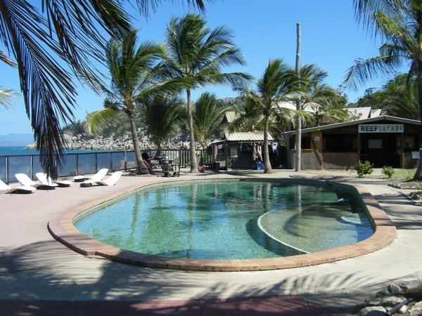 Magnetic Island hostels pool