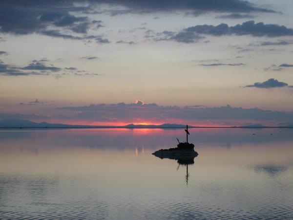 Sunrise - Salar de Uyuni
