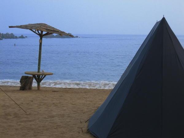 Puerto Inca camping on the beach