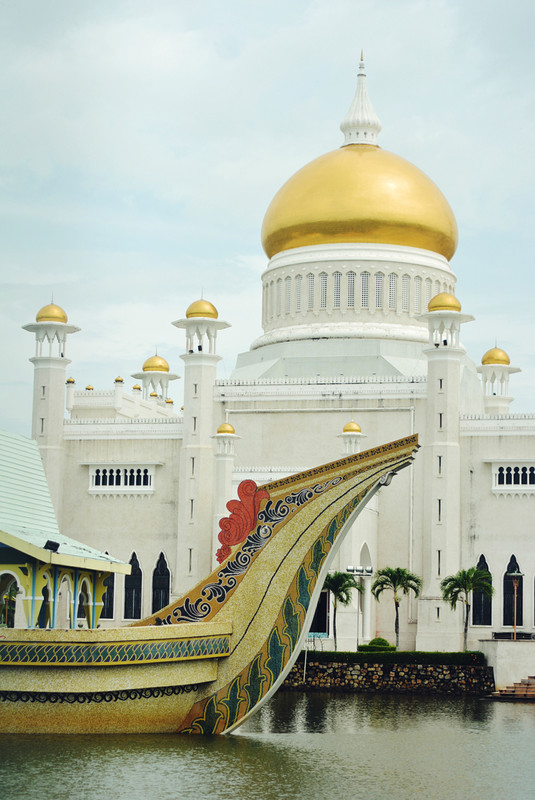 Omar Ali Saiffudin Mosque