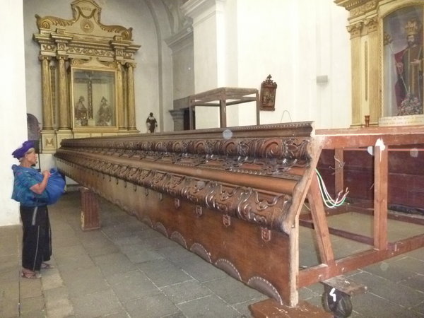 Ein solcher Altar im Rohbau