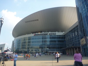 Die riesige Bridgstone Arena