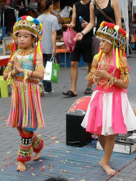 Tradional Thai dancers