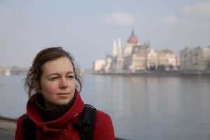 Delphine in front of Hungarian Parliament